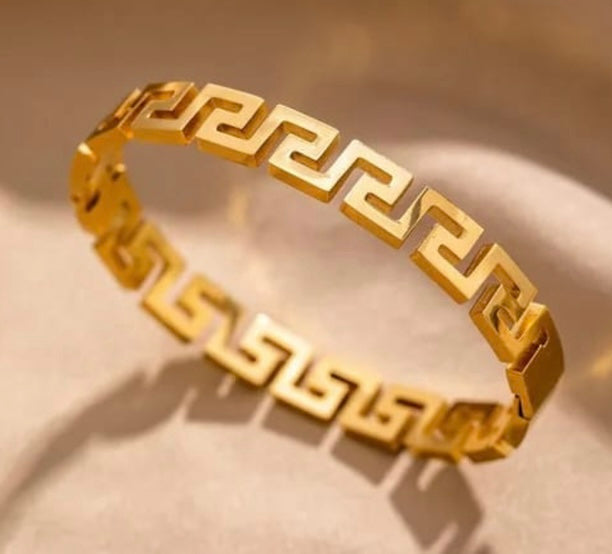 Bossy Bangle