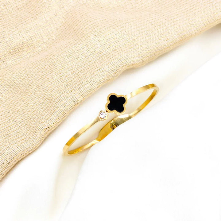Stainless steel clover bangle